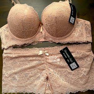Bra and underwear set